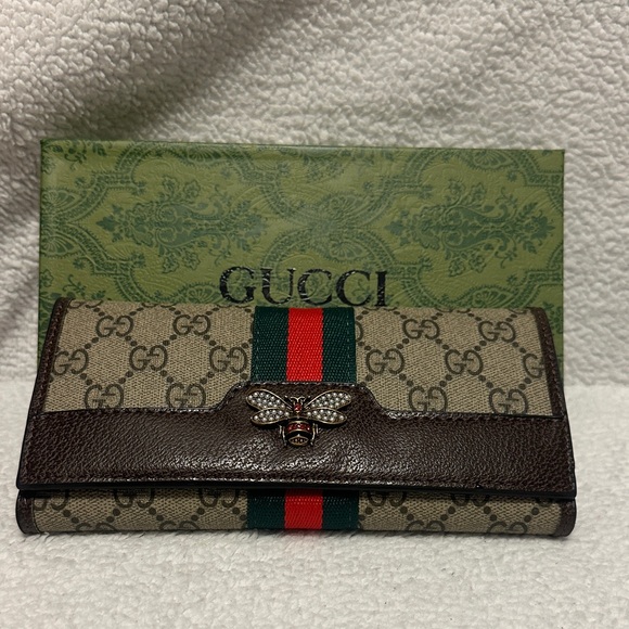 Handbags - Fashion Inspired Item (WALLET)